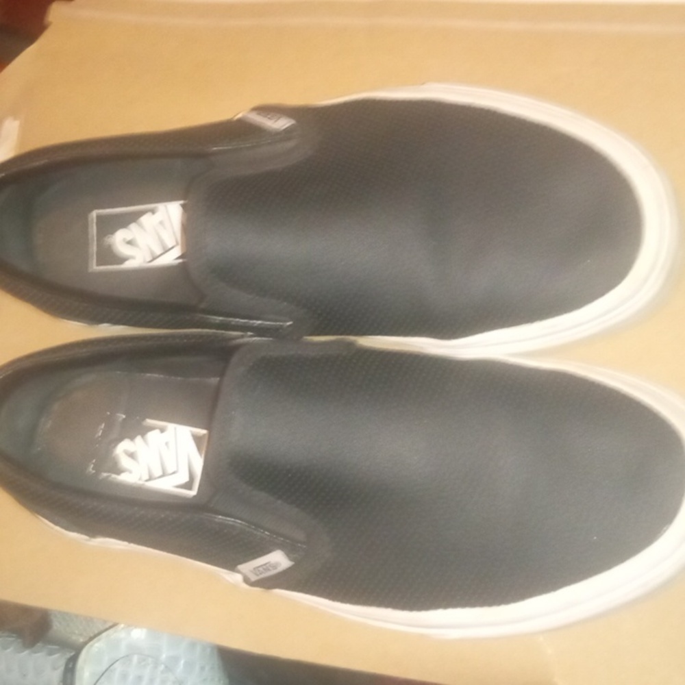 NWOT Vans Asher Off The Wall Perforated Slip on Sneakers. Unisex.